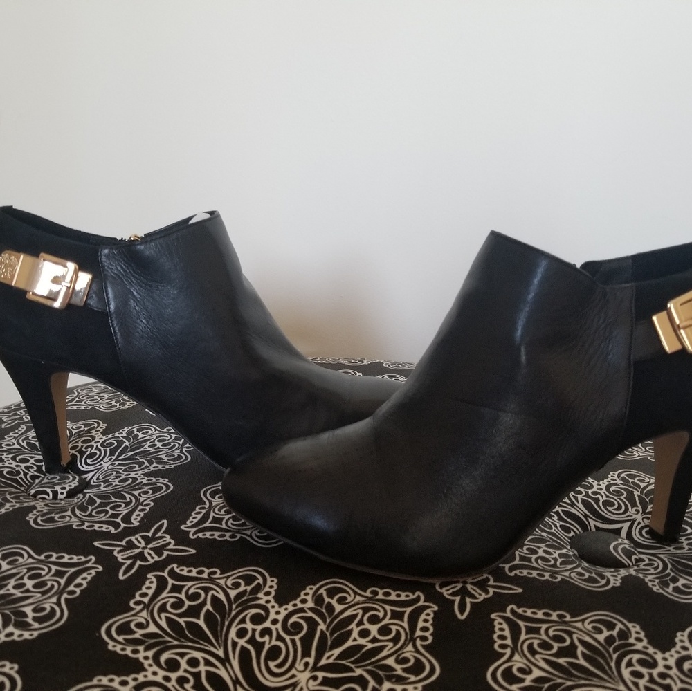 Vince camuto Booties